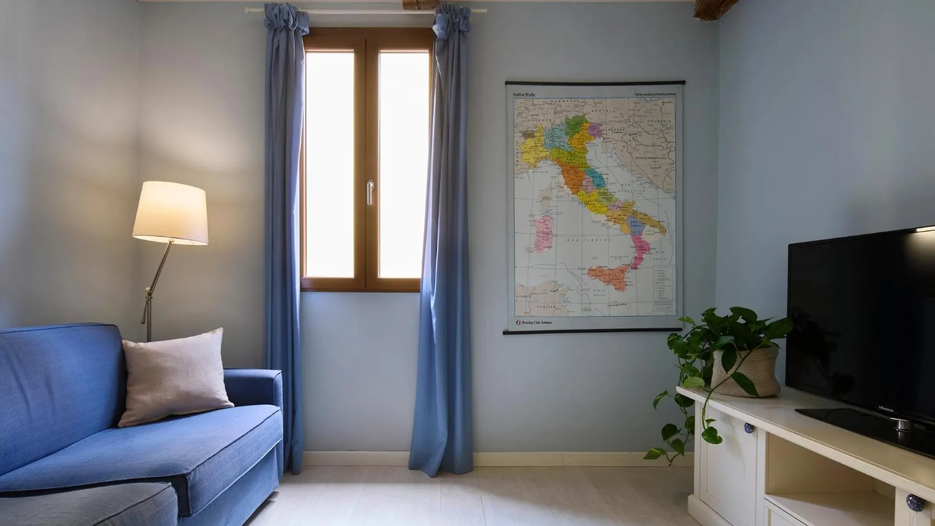 Panicale Blue Historic 1Br Stay Near Medici Chapels & Mercato Centrale Florence